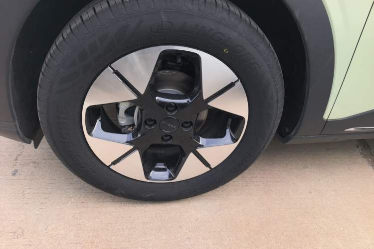 Used Geely Galaxy Geome 2025 UP 410km Exploration+ Edition Left Front Wheel Hub