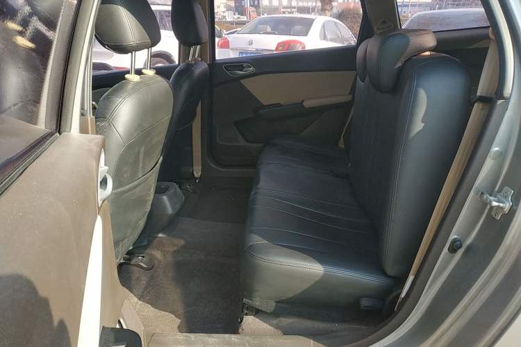 Used Baojun 310W 2017 1.5L Manual Comfort Version China VI Emission Standard
