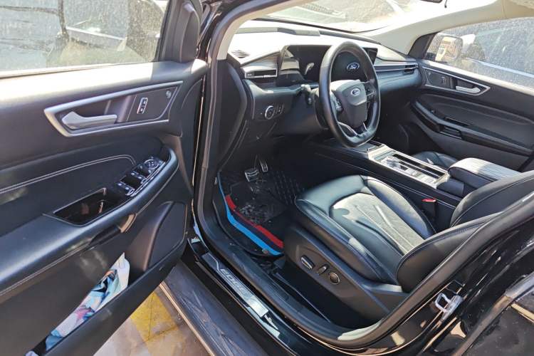 Used Ford Edge 2021 PLUS EcoBoost 245 Two-Wheel-Drive Titanium 7-Seater