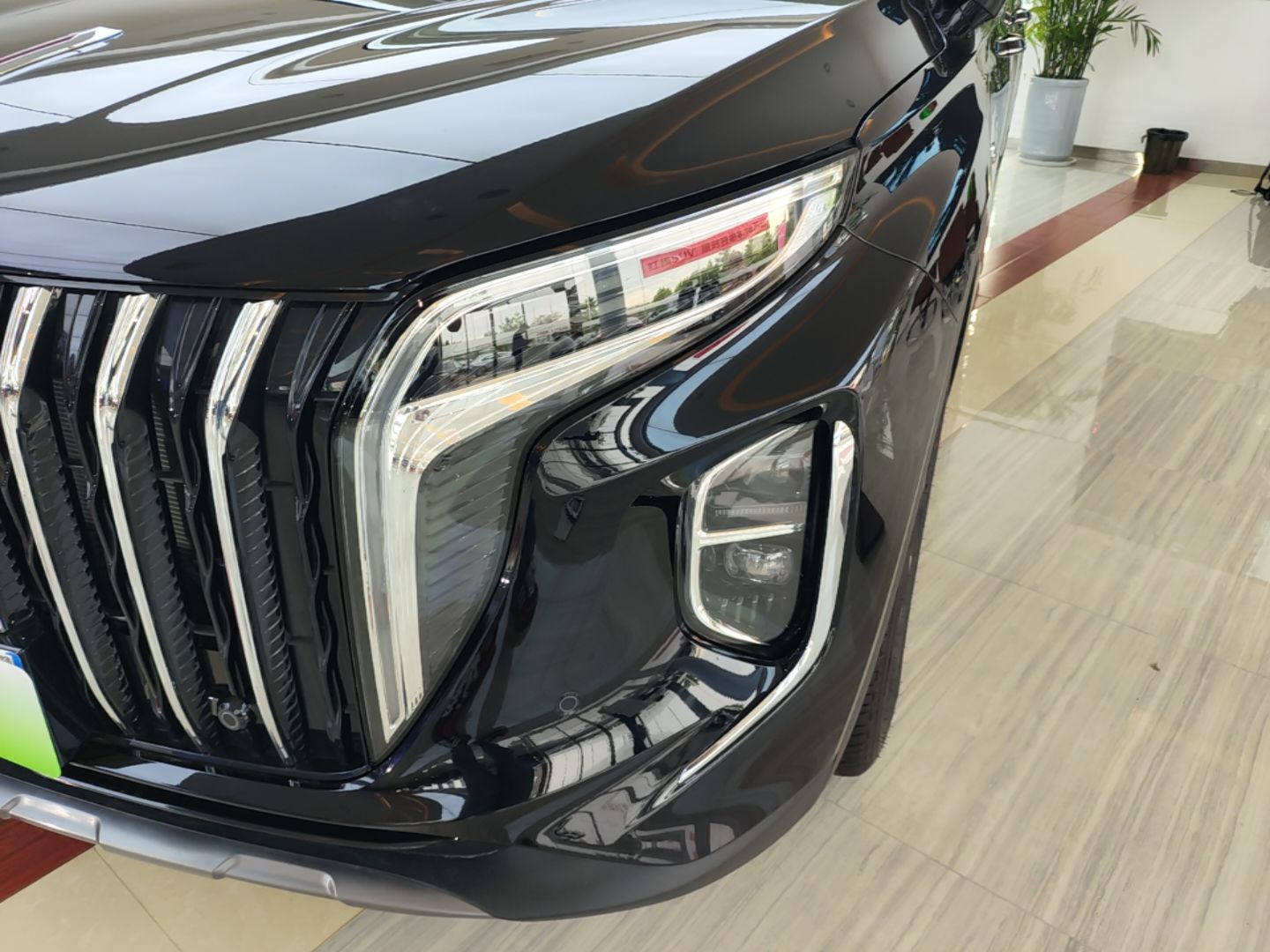 Hongqi HS7 PHEV 2025 Model 2.0T PHEV Two-Wheel Drive Qi Xiang Edition 6-Seater — снимка 8