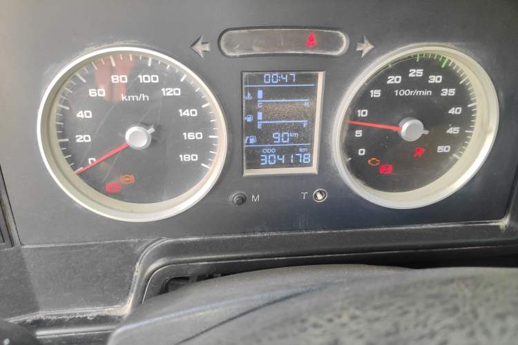 Used Iveco Daily 2017 2.5T A35 Passenger Van 5-7 Seats Model 47Z5 Instrument Cluster