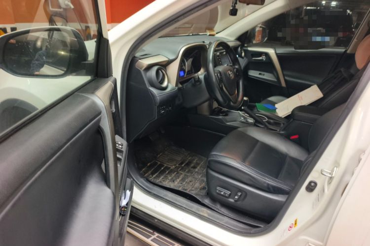 Used Toyota RAV4 2013 2.0L CVT Four-Wheel Drive New Edition