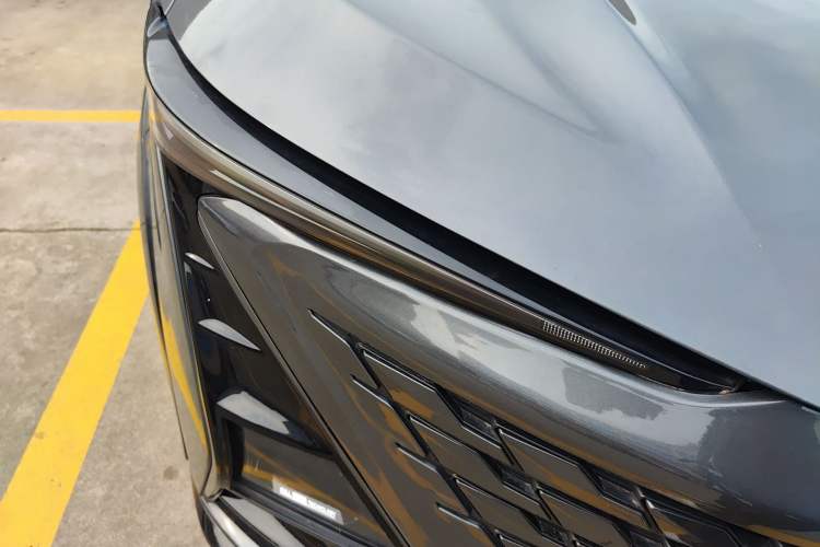 Used CHANGAN UNI-T 2023 Second-Generation 1.5T Prestige Model Right Front Headlight