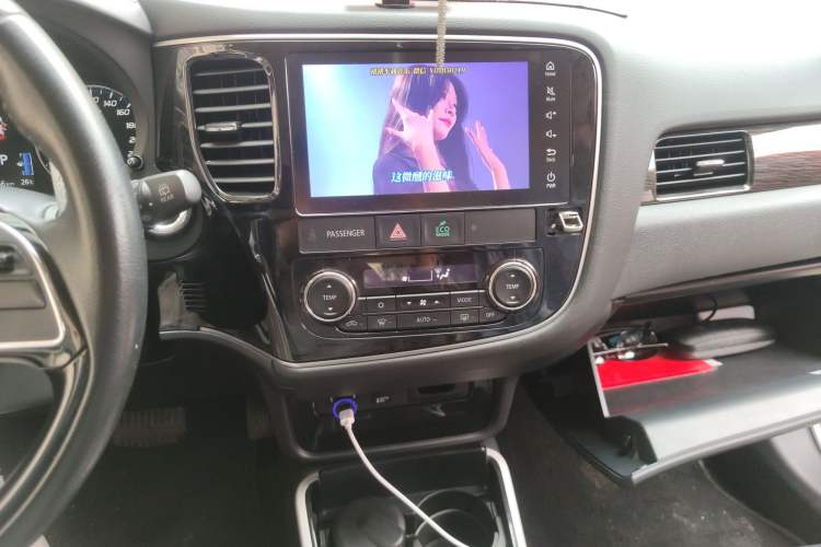 Used Mitsubishi Outlander 2019 2.4L 4x4 Zhi Xiang Edition 5 Seats China V Emission Standard