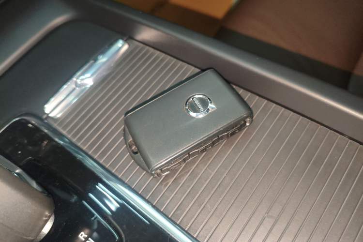 Used Volvo XC60 2024 B5 4x4 Smart Luxury Edition