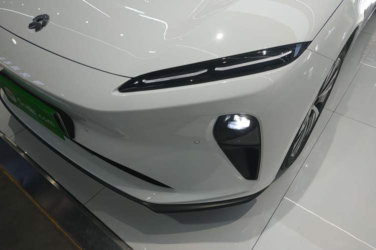 Used Nio ET5 2024 75 kWh Left Front Headlight