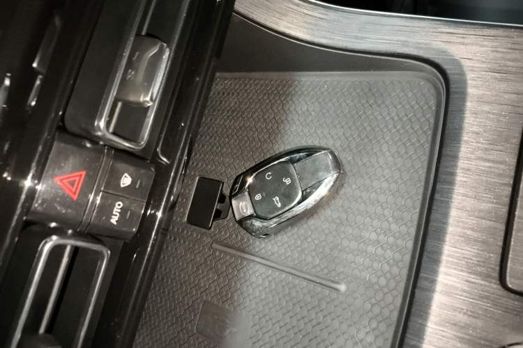 Used GAC Trumpchi GS8 2022 Flagship Series 2.0 TGDI Four-Wheel Drive Luxury Smart Connectivity Version (7 Seats)
