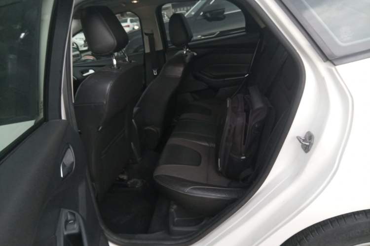 Used Ford Focus 2012 Hatchback 1.6L Automatic Fashion Edition