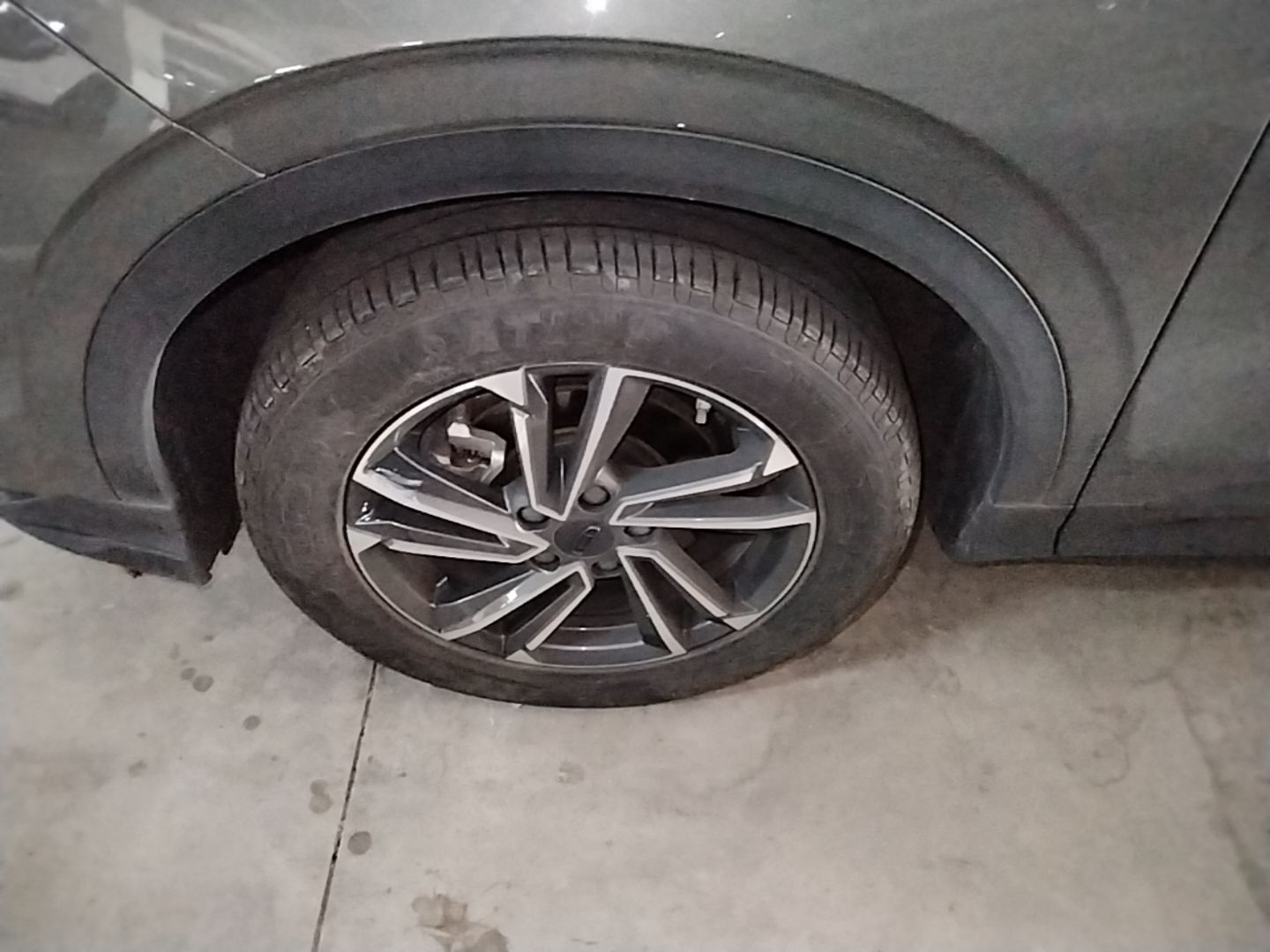 Geely Auto Coolray 2023 1.5T DCT Platinum Edition — снимка 10