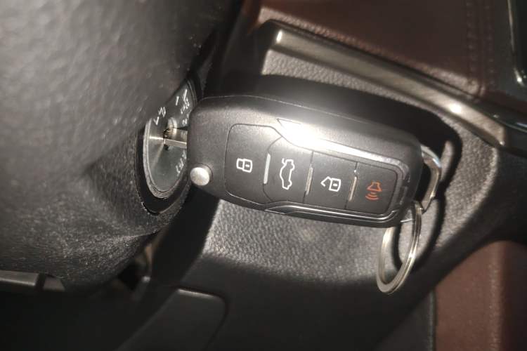 Used Venucia M50V 2017 1.6L XL CVT Luxury Edition