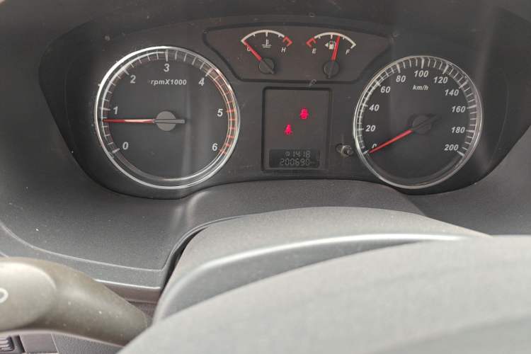 Used Great Wall Wingle 5 2013 2.0T European Version Two-Wheel Drive Elite Edition 6MT Compact Double-Cab GW4D20B
