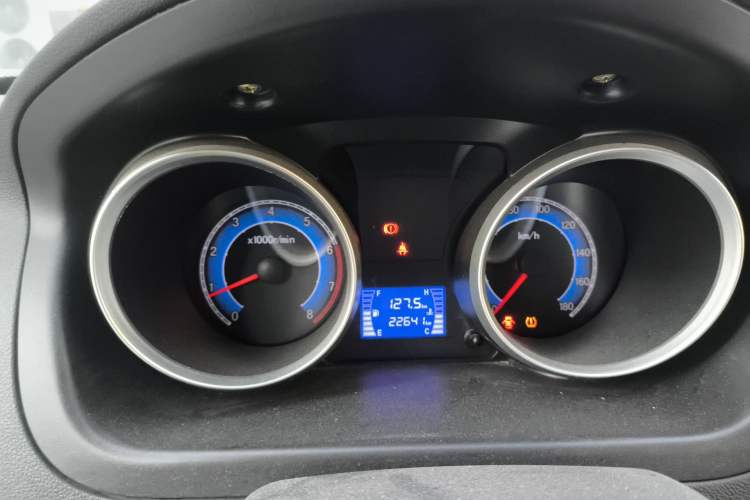 Used CHANGAN KAICHENG Ruixing M60 2019 1.5L Standard Model China V Emission Standards 5/6 Seats 4G15S Instrument Cluster