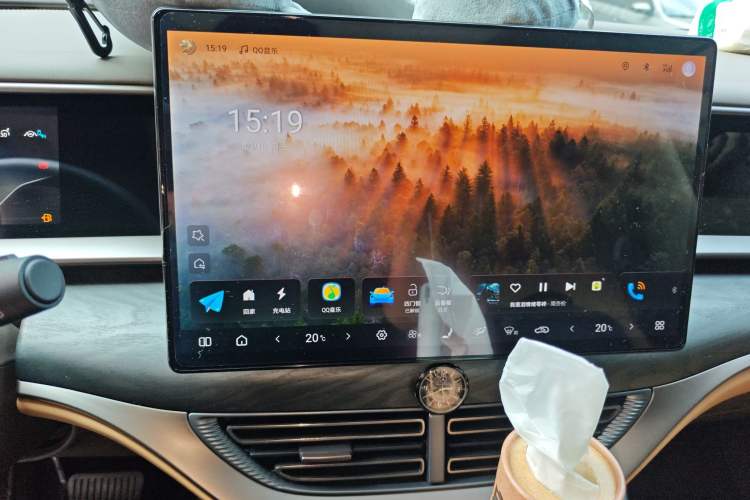 Used Denza D9 2022 DM-i 1040 Prestige Model