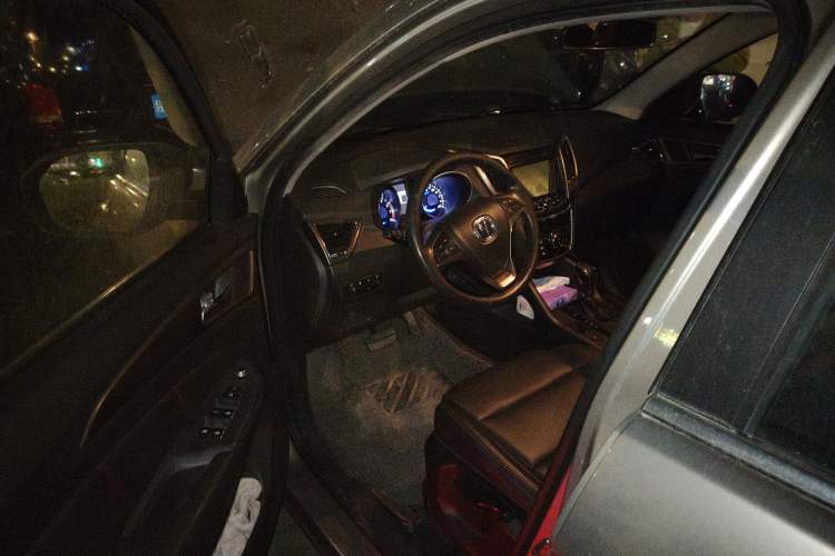 Used CHANGAN CS75 2016 1.8T Automatic Elite Model China IV Standard Driver Seat