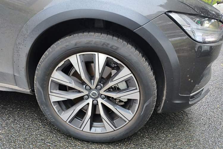 Used Volvo V90 2021 Cross Country B5 AWD Smart Range Edition