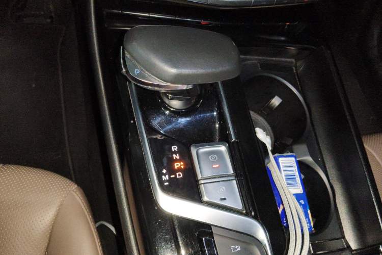 Used Geely Auto Emgrand GT 2018 1.5T MHEV Yaozun Edition Gear Lever