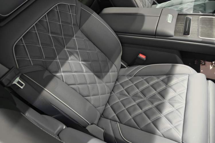 Used Nio ES8 2026 Model 6-seat Executive Luxury Edition Right Front Seat