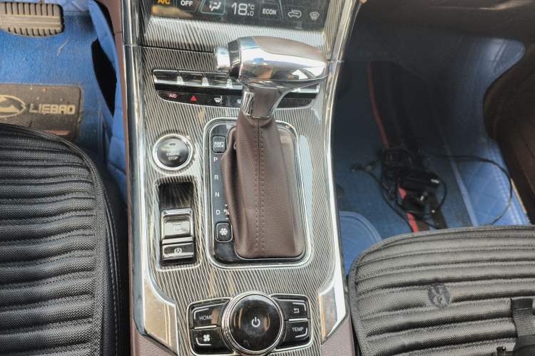 Used Leopaard CS9 2018 1.5T CVT Jingrui Model Gear Lever