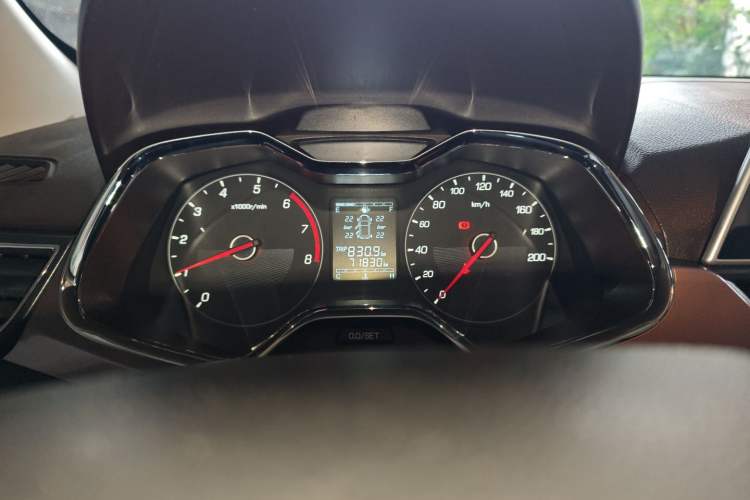 Used Baojun 310W 2017 1.5L Manual Fashion Model China V