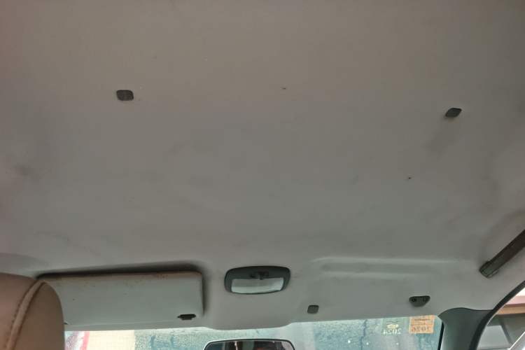 Used Dongfeng Shuaike 2013 Revised Version 1.5L Manual Standard Edition 7 Seats China IV Standard
