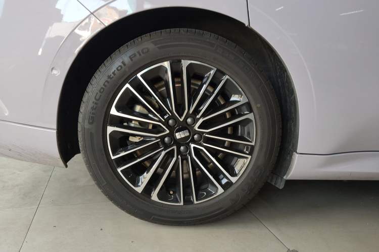 Used Geely Galaxy Galaxy 8 2025 130km EM-i Deluxe Edition