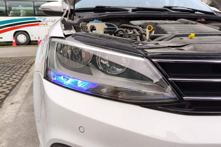 Used Volkswagen Sagitar 2015 230TSI Automatic Luxury Model
