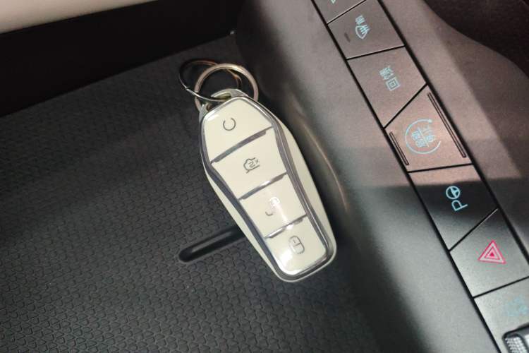 Used BYD Yuan UP 2025 Intelligent Driving Version 401 KM Dynamic Edition
