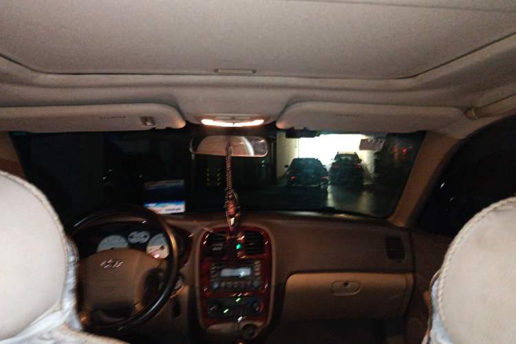 Used Hyundai MoInca 2009 1.8L Manual Luxury Edition GL
