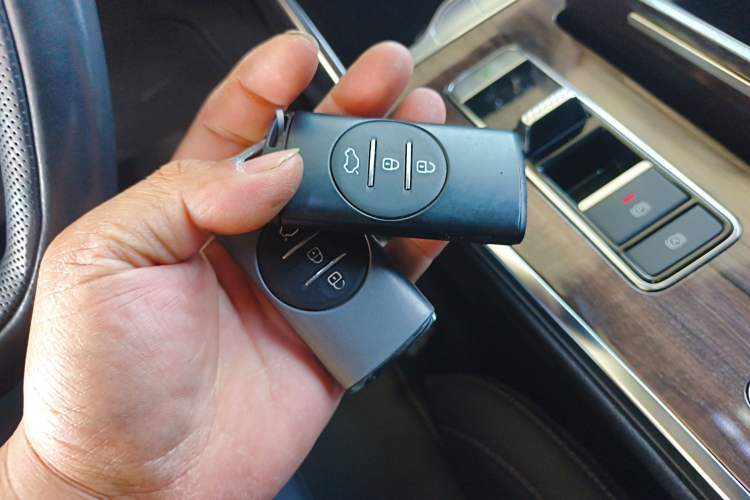 Used EXEED Lanyue 2021 400T Four-Wheel Drive Starlight Pro Edition 7 Seats Interior 1