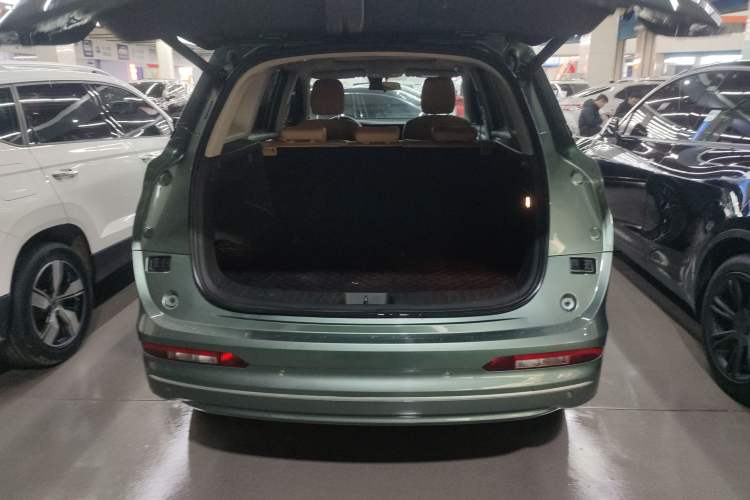 Used Landian E5 2023 1.5L DE-i 110 km Flagship Model 5 Seats
