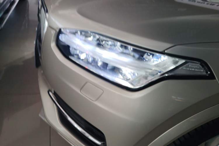 Used Volvo XC90 2015 T6 Luxury Edition 5-seater Left Front Headlight