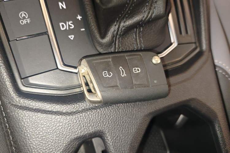 Used Volkswagen Lavida 2024 1.5L Automatic Starry Sky 5 Million Edition Vehicle Key