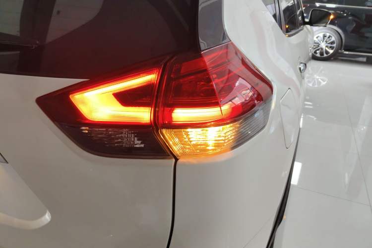 Used Nissan X-Trail 2020 2.0L XL ITS 3-Row CVT 2WD SmartConnect 7-Seater Comfort Edition