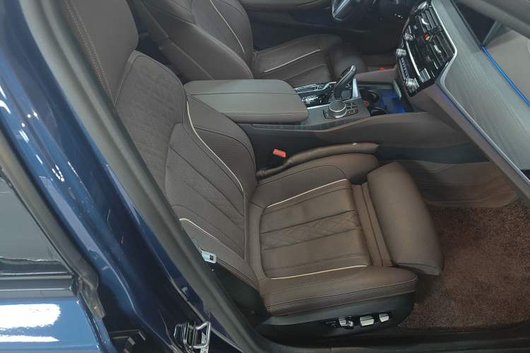 Used BMW 5 Series 2021 530Li Luxury Edition M Sport Package
