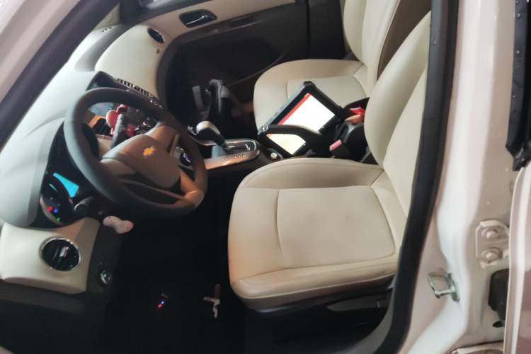 Used Chevrolet Cruze 2015 1.5L Classic SE AT Left Front Seat