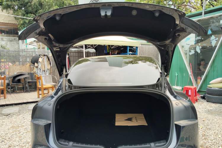 Used Tesla Model 3 2023 Rear-Wheel-Drive Version Trunk