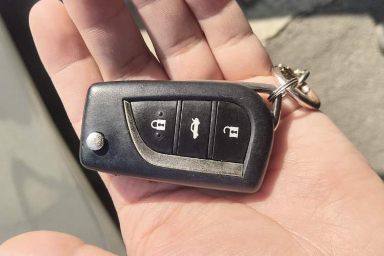 Used Toyota Reiz 2013 2.5S Elite Edition Vehicle Key