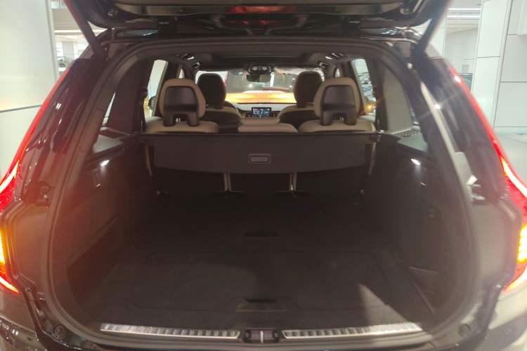 Used Volvo XC90 2025 Facelifted B5 Zhiyi Luxury Edition 5 Seats