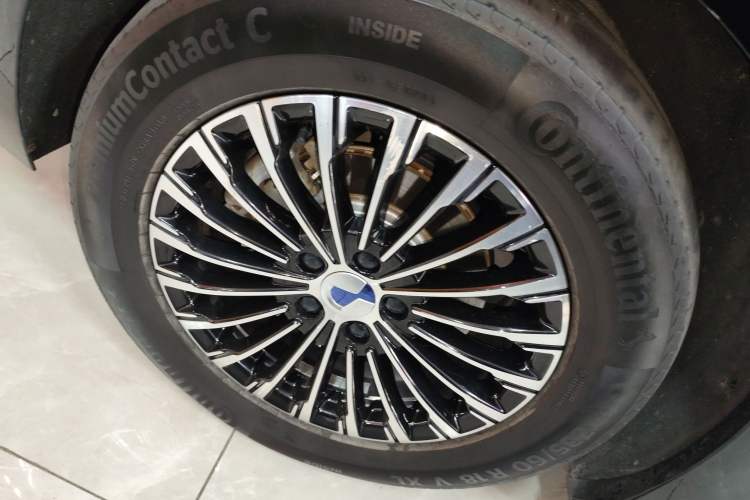 Used Denza D9 2022 DM-i 970 Four-Wheel Drive Flagship Model
