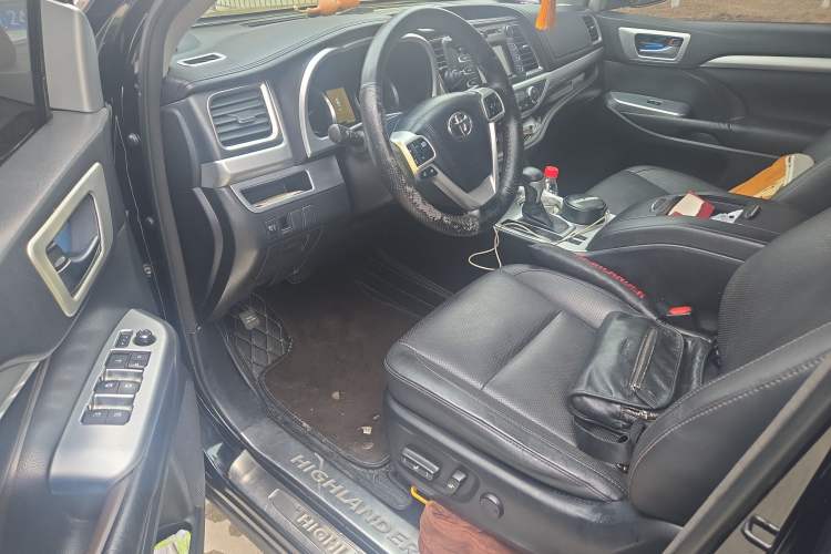 Used Toyota Highlander 2015 3.5L 4x4 Luxury Edition 7-seater