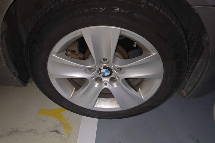 Used BMW 5 Series 2011 528Li Luxury Model
