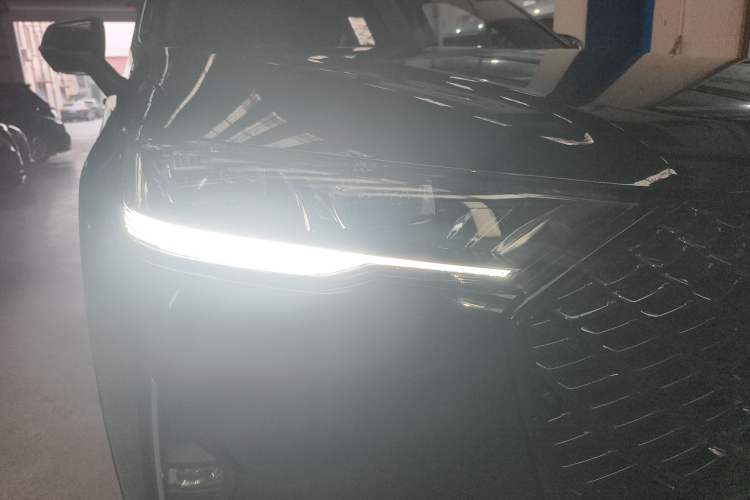 Used Haval H6 2021 3rd Generation 2.0T Automatic Two-Wheel Drive Max Right Front Headlight