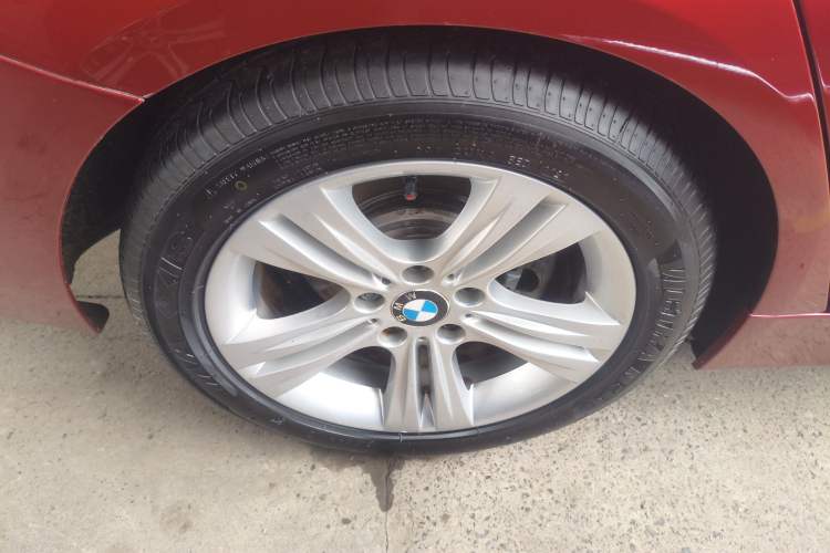 Used BMW 3 Series 2015 320i Luxury Line Stylish Edition