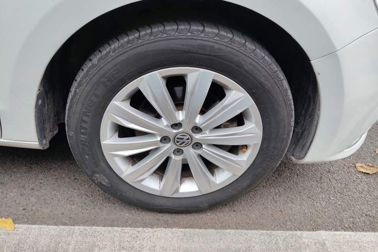 Used Volkswagen Bora 2018 1.5L Automatic Comfort Model Right Front Wheel Hub