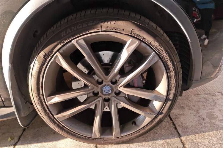 Used BYD Tang New Energy 2018 DM 2.0T All-Wheel Drive Smart Connect Elite 7-Seater China V Emission Standard
