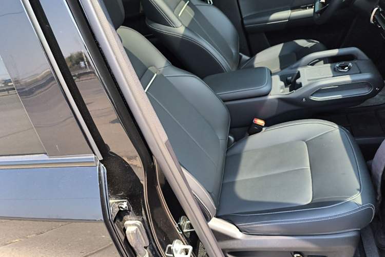 Used iCAR 03T 2024 501km Four-wheel Drive Long-Range Version Right Front Seat