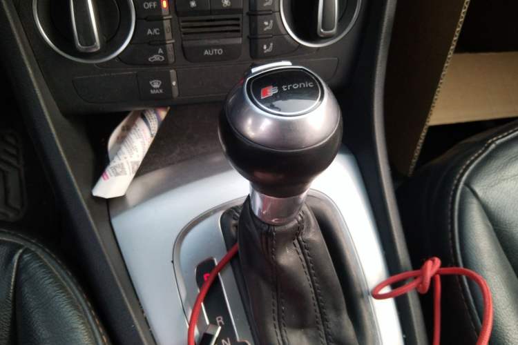 Used Audi Q3 2018 30th Anniversary Edition 30 TFSI Fashion Model Gear Lever