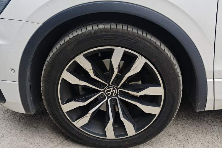 Used Volkswagen Tiguan L 2021 330TSI Automatic Two-Wheel Drive R-Line Enhanced Edition
