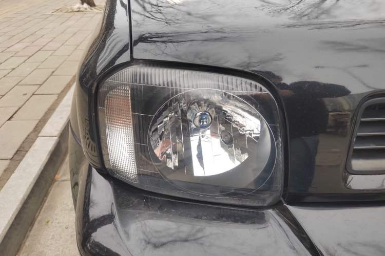 Used Suzuki Jimny 2010 1.3 MT Fashion Limited Edition Right Front Headlight