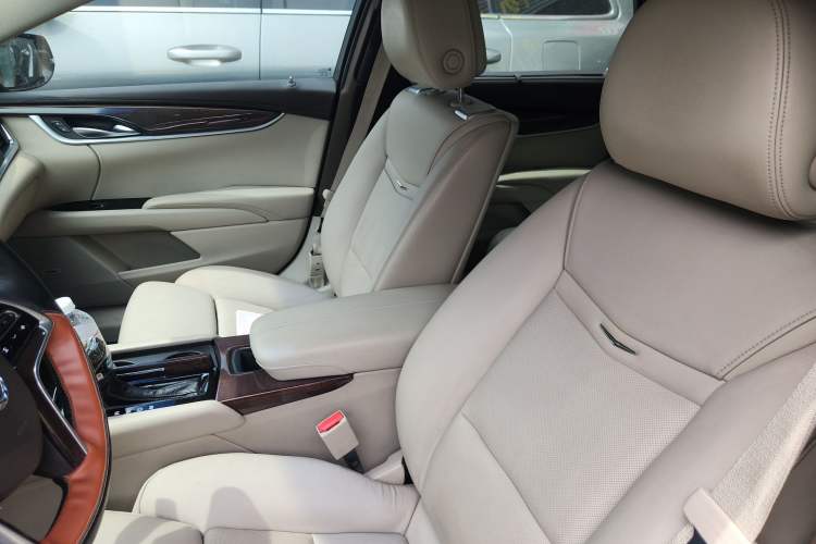 Used Cadillac XTS 2013 28T Luxury Model